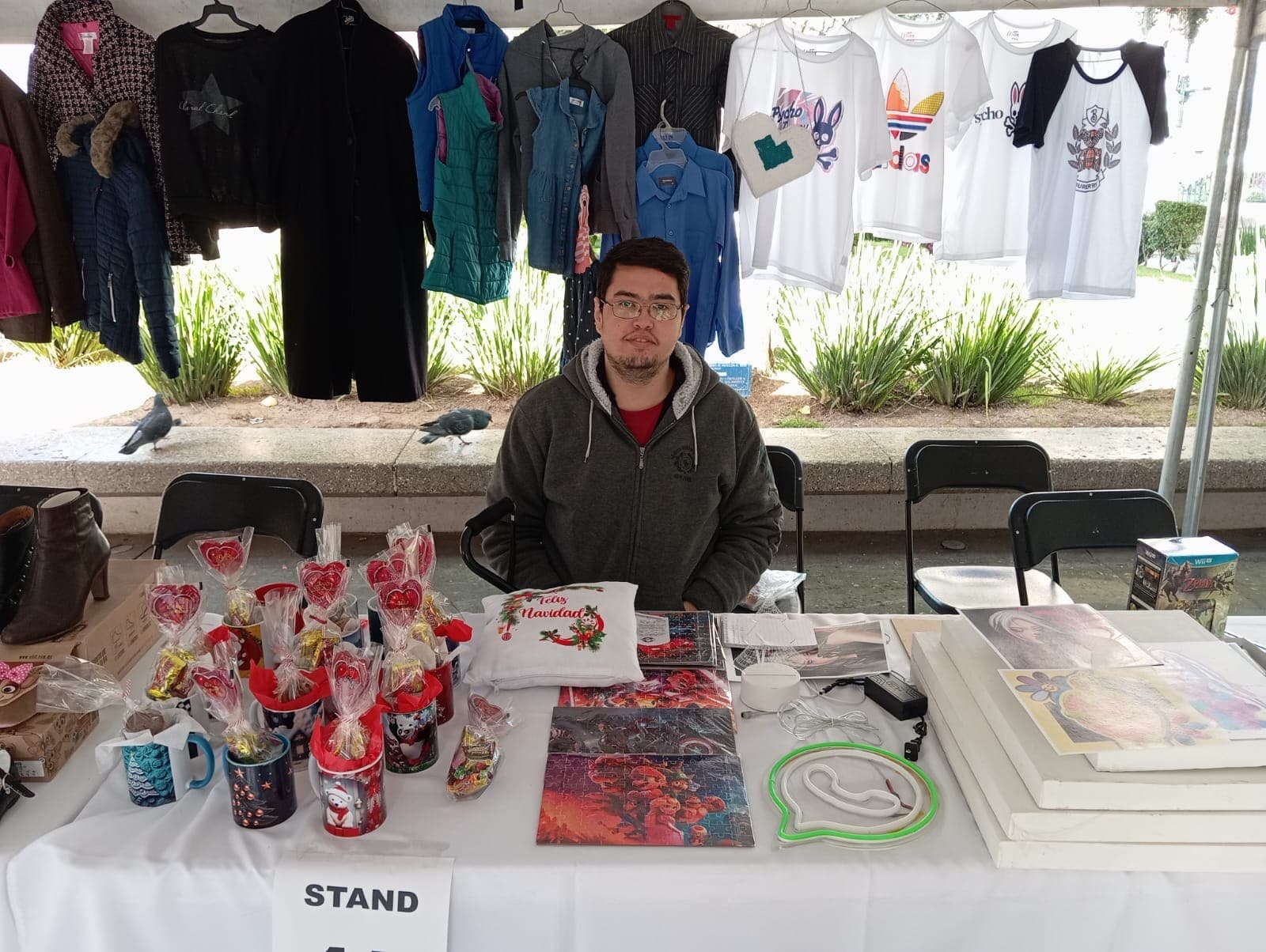 Toni Lozoya — Toni en su stand